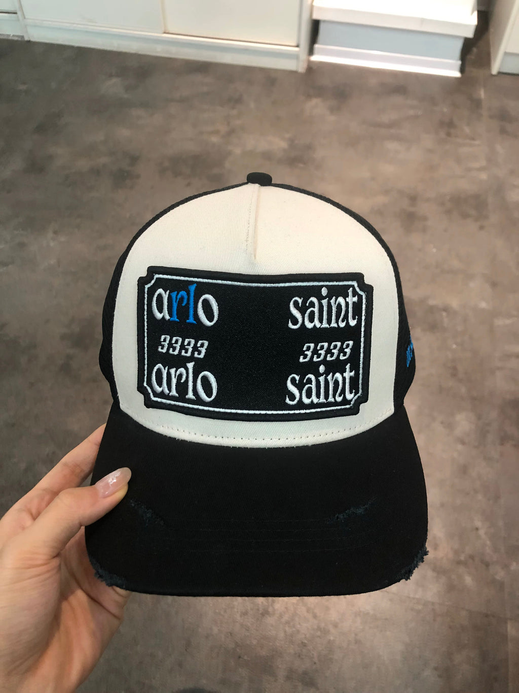 Arlosaint blue cap